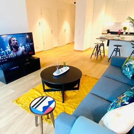 Exclusive 1 Bedroom Retreat In Appartamento *