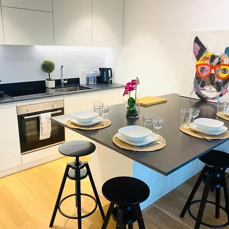 Exclusive 1 Bedroom Retreat In Appartamento