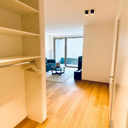 Exclusive 1 Bedroom Retreat In Appartamento