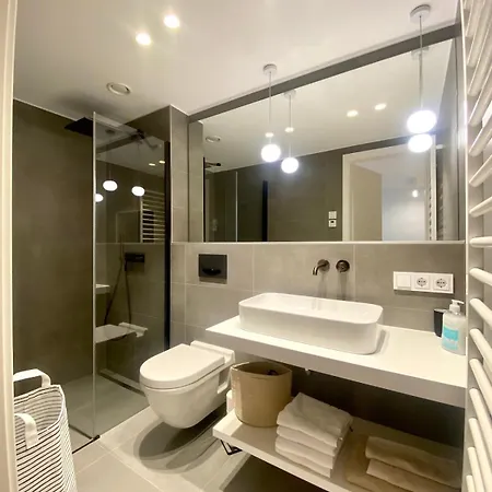 Exclusive 1 Bedroom Retreat In Lussemburgo